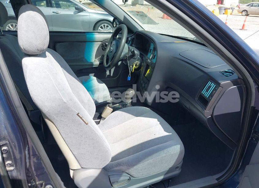 Photo 5 of 2005 Hyundai Elantra GLS/GT (VIN KMHDN46D95U981834)