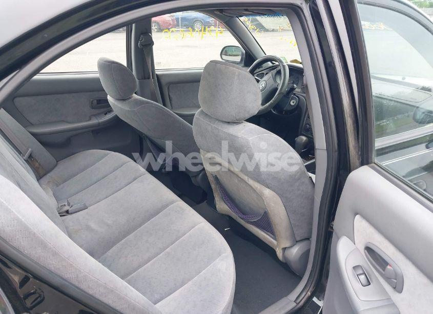 Photo 8 of 2005 Hyundai Elantra GLS/GT (VIN KMHDN46DX5U100087)