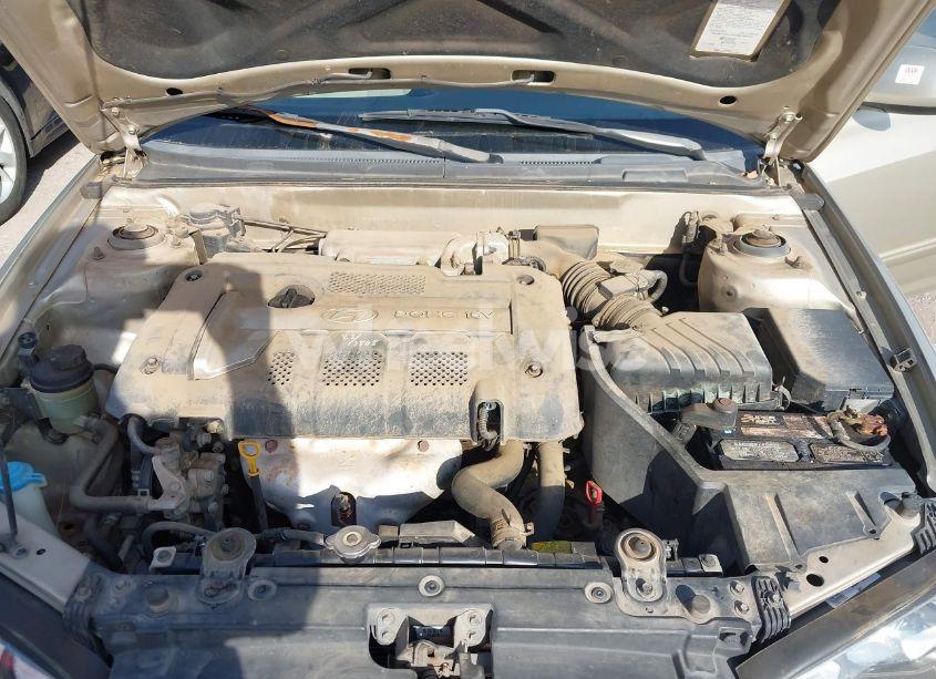 Photo 10 of 2005 Hyundai Elantra GLS/GT (VIN KMHDN46DX5U109033)