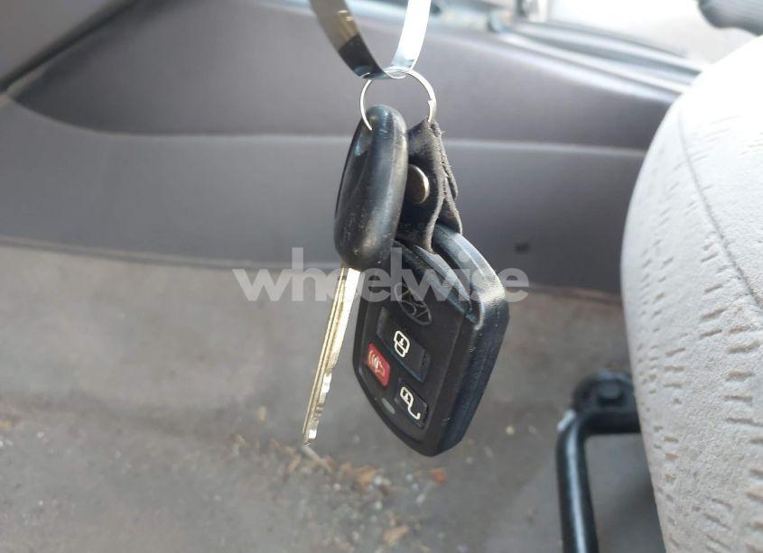 Photo 11 of 2005 Hyundai Elantra GLS/GT (VIN KMHDN46DX5U109033)