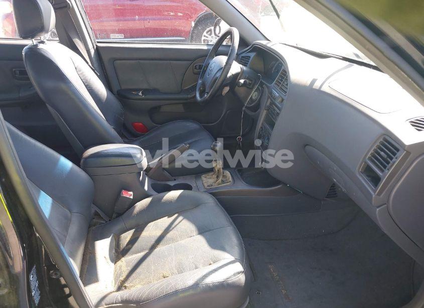 Photo 5 of 2002 Hyundai Elantra GT (VIN KMHDN55DX2U045594)