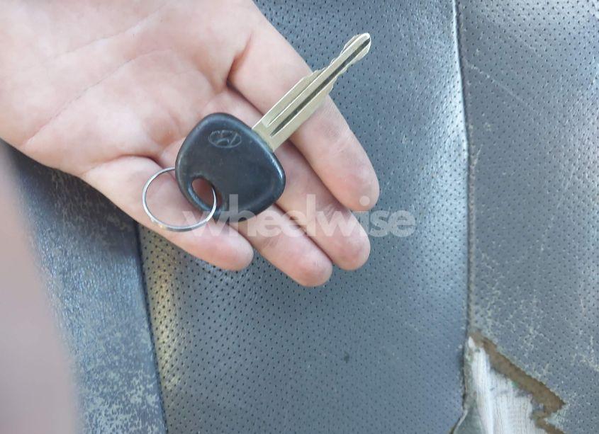 Photo 11 of 2005 Hyundai Elantra GLS/GT (VIN KMHDN56D35U150190)