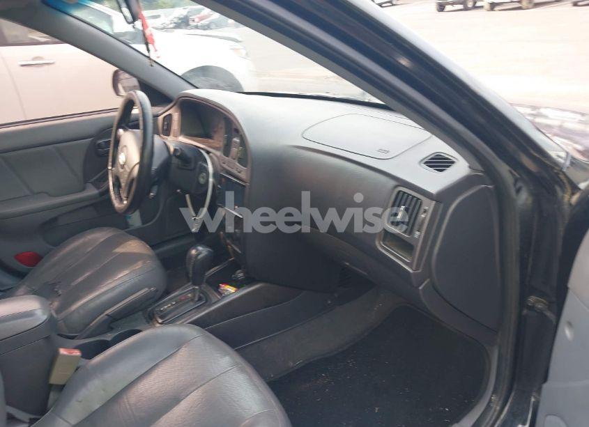 Photo 5 of 2005 Hyundai Elantra GLS/GT (VIN KMHDN56D45U177396)