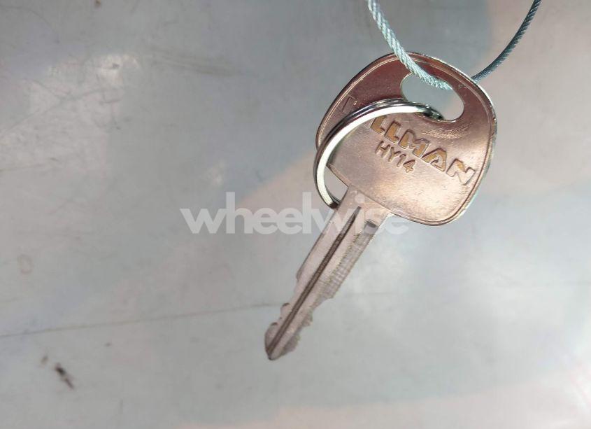 Photo 11 of 2005 Hyundai Elantra GLS/GT (VIN KMHDN56D95U140327)