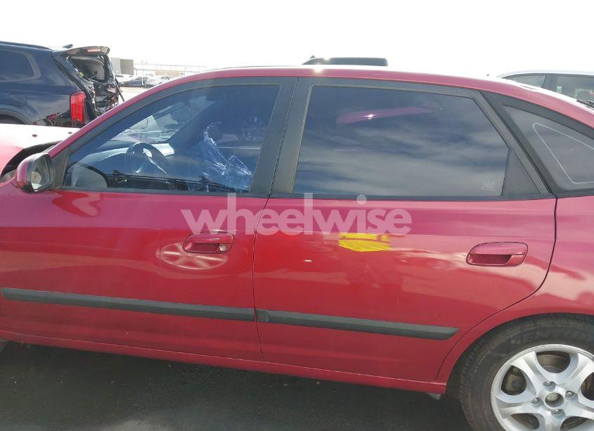 Photo 14 of 2005 Hyundai Elantra GLS/GT (VIN KMHDN56D95U140327)