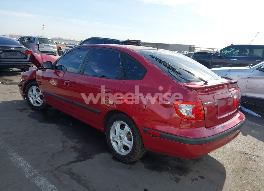 Photo 3 of 2005 Hyundai Elantra GLS/GT (VIN KMHDN56D95U140327)