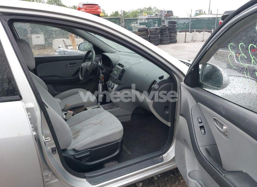 Photo 5 of 2009 Hyundai Elantra GLS (VIN KMHDU46D19U754839)