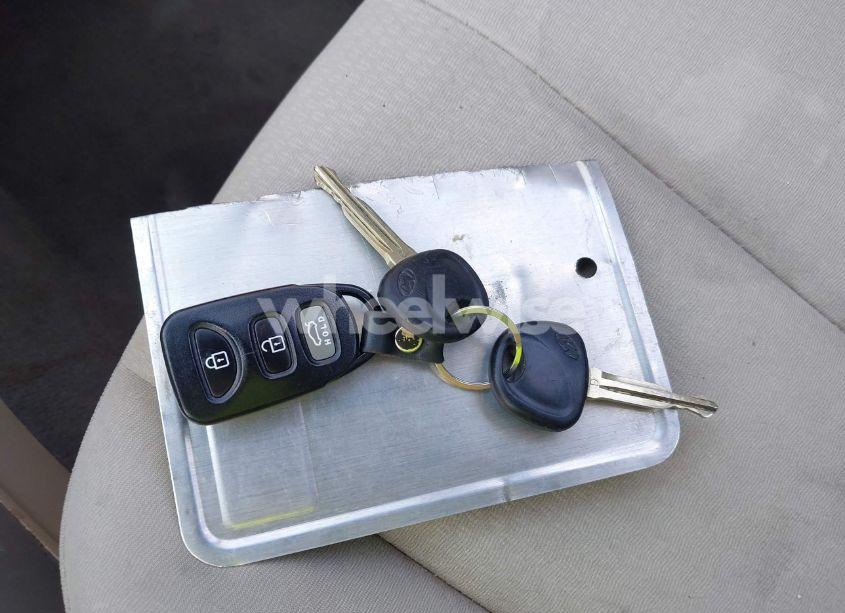 Photo 11 of 2009 Hyundai Elantra GLS (VIN KMHDU46D69U611692)