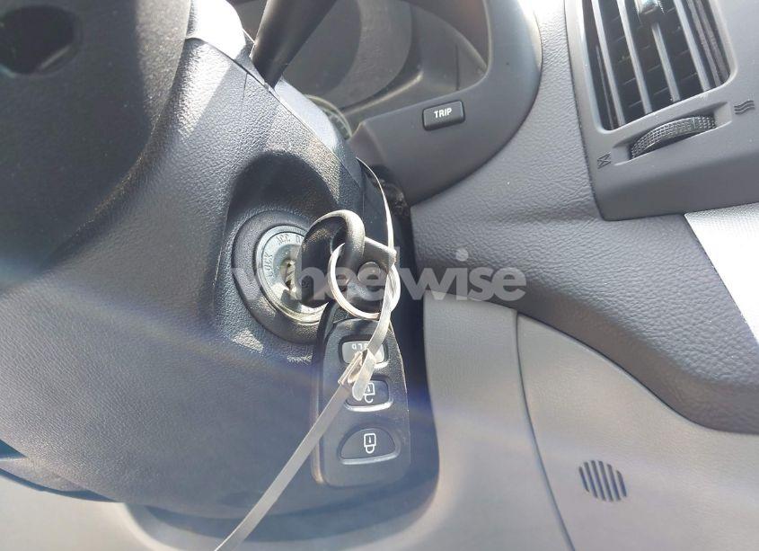 Photo 11 of 2009 Hyundai Elantra GLS (VIN KMHDU46D69U742640)