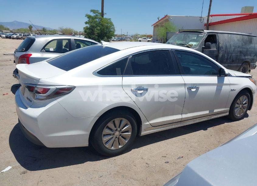 Photo 13 of 2016 Hyundai Sonata HYBRID SE (VIN KMHE24L11GA040700)