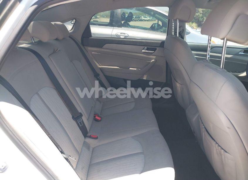 Photo 8 of 2016 Hyundai Sonata HYBRID SE (VIN KMHE24L11GA040700)