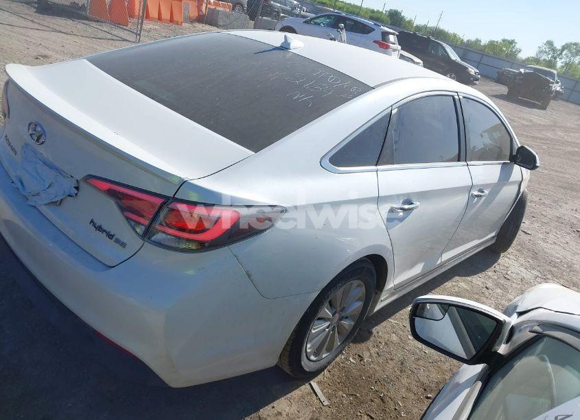 Photo 4 of 2016 Hyundai Sonata HYBRID SE (VIN KMHE24L12GA015157)