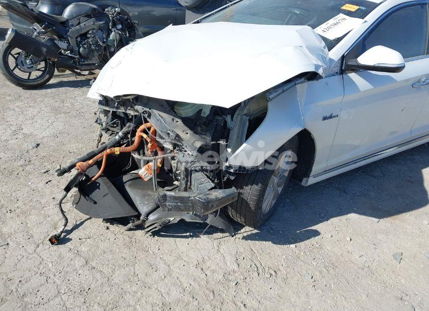 Photo 6 of 2016 Hyundai Sonata HYBRID SE (VIN KMHE24L12GA015157)