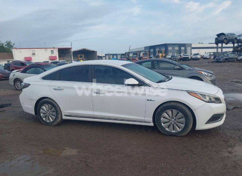 Photo 13 of 2016 Hyundai Sonata HYBRID SE (VIN KMHE24L13GA041511)
