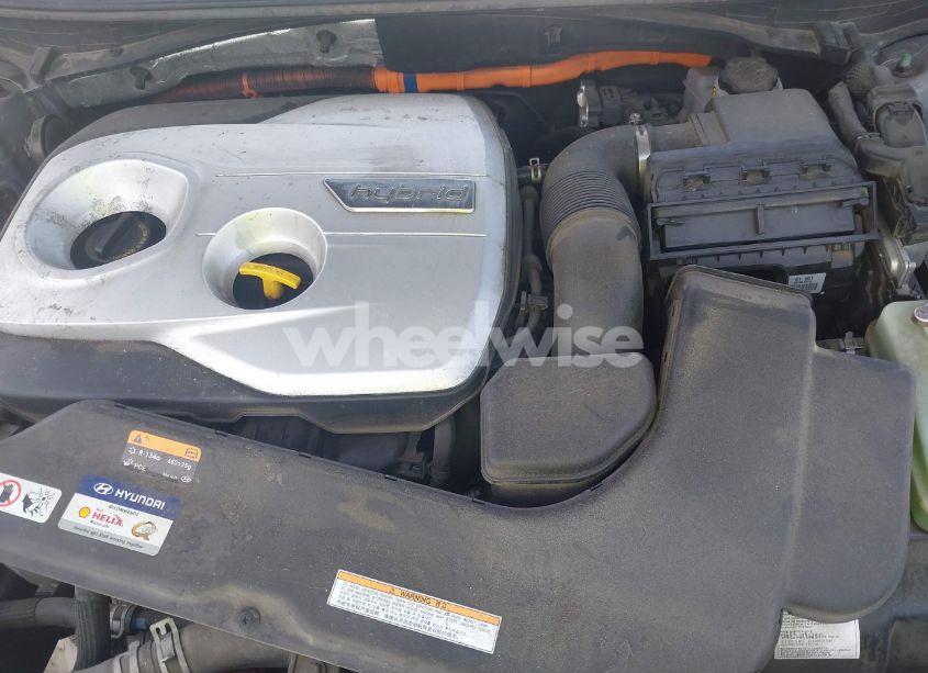 Photo 10 of 2016 Hyundai Sonata HYBRID SE (VIN KMHE24L14GA012423)