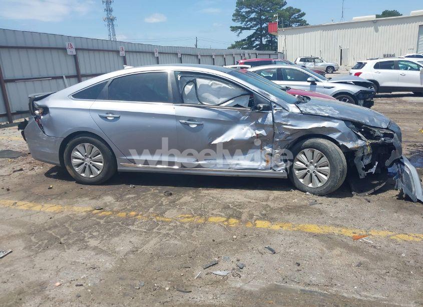 Photo 13 of 2016 Hyundai Sonata HYBRID SE (VIN KMHE24L14GA012423)