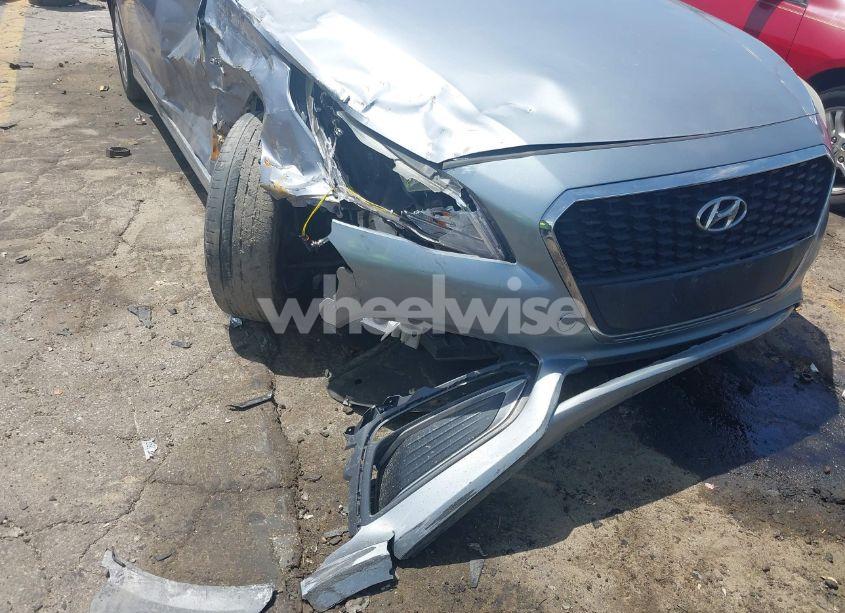 Photo 6 of 2016 Hyundai Sonata HYBRID SE (VIN KMHE24L14GA012423)
