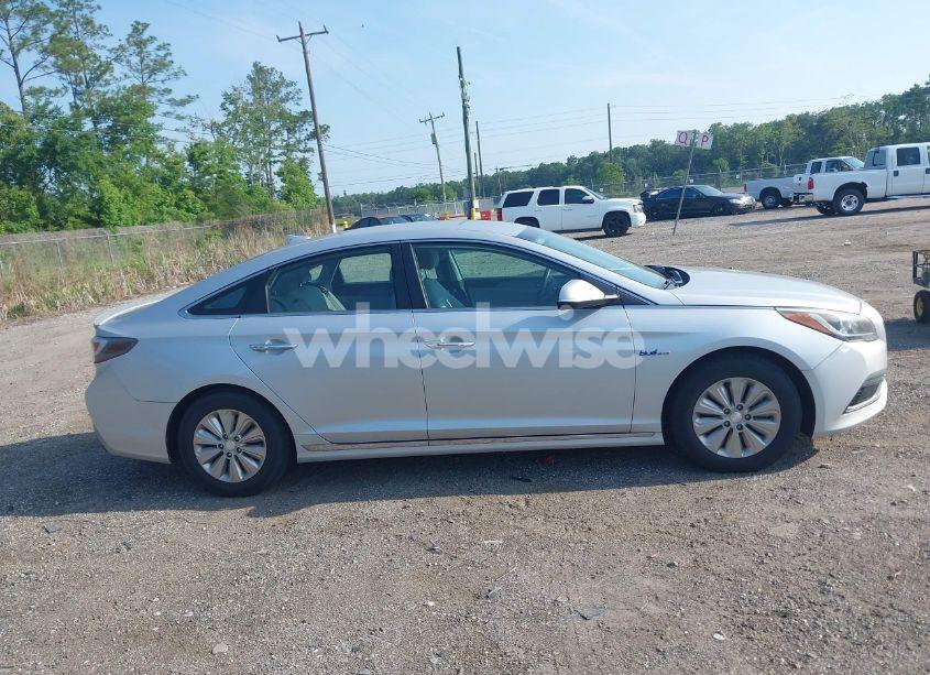 Photo 13 of 2016 Hyundai Sonata HYBRID SE (VIN KMHE24L14GA042053)