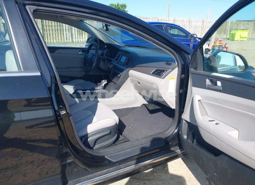 Photo 5 of 2016 Hyundai Sonata HYBRID SE (VIN KMHE24L15GA034835)