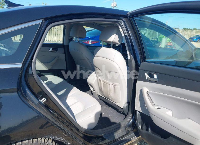 Photo 8 of 2016 Hyundai Sonata HYBRID SE (VIN KMHE24L15GA034835)