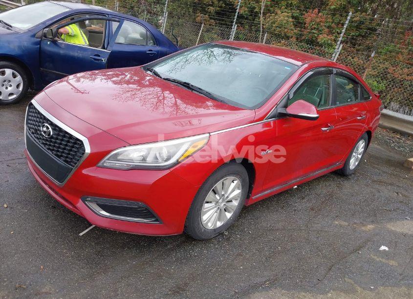 Photo 2 of 2016 Hyundai Sonata HYBRID SE (VIN KMHE24L18GA010660)