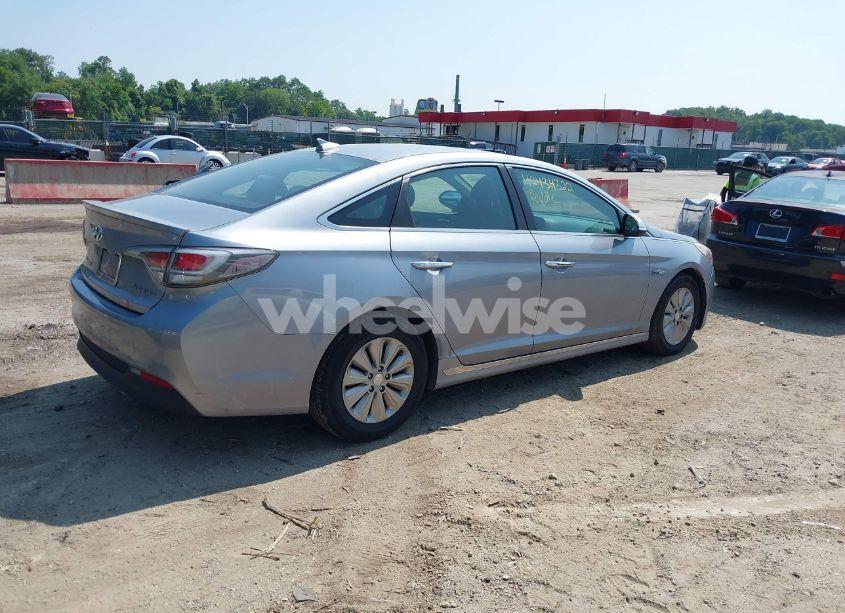 Photo 4 of 2017 Hyundai Sonata HYBRID SE (VIN KMHE24L19HA043524)