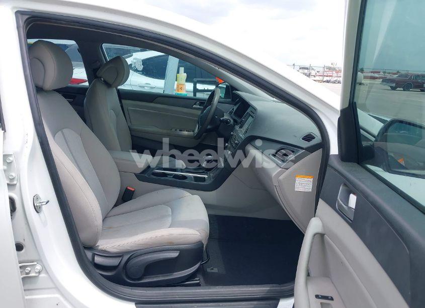 Photo 5 of 2017 Hyundai Sonata HYBRID SE (VIN KMHE24L19HA057407)