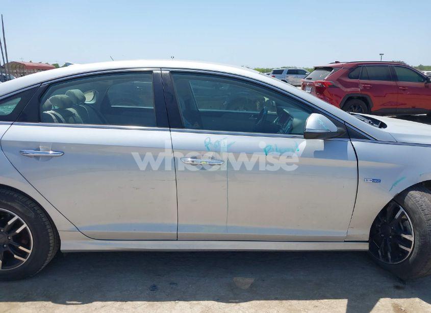 Photo 13 of 2019 Hyundai Sonata HYBRID SE (VIN KMHE24L30KA090921)