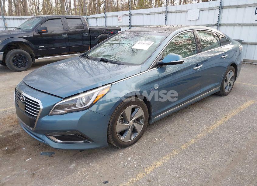 Photo 2 of 2016 Hyundai Sonata HYBRID LIMITED (VIN KMHE34L11GA018838)