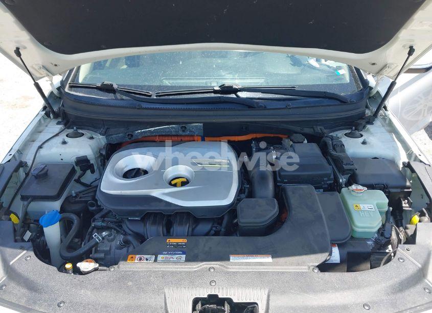 Photo 10 of 2016 Hyundai Sonata HYBRID LIMITED (VIN KMHE34L14GA017022)