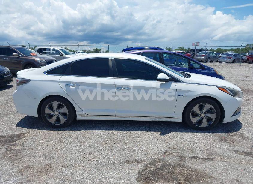Photo 13 of 2016 Hyundai Sonata HYBRID LIMITED (VIN KMHE34L14GA017022)