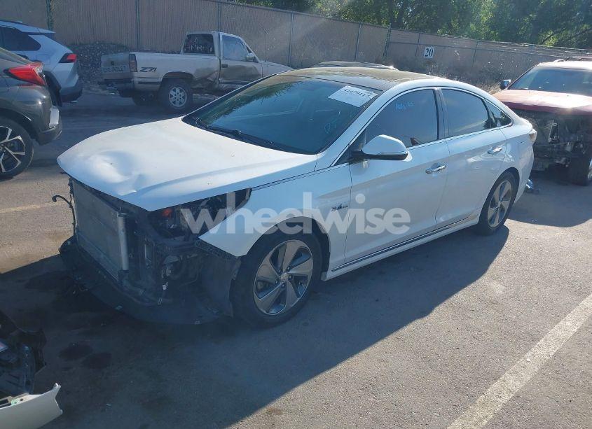 Photo 2 of 2016 Hyundai Sonata HYBRID LIMITED (VIN KMHE34L1XGA019373)