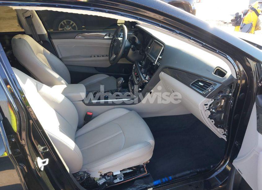 Photo 5 of 2019 Hyundai Sonata PLUG-IN HYBRID LIMITED (VIN KMHE54L21KA091784)