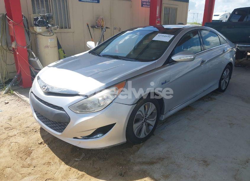 Photo 2 of 2013 Hyundai Sonata HYBRID LIMITED (VIN KMHEC4A40DA066758)