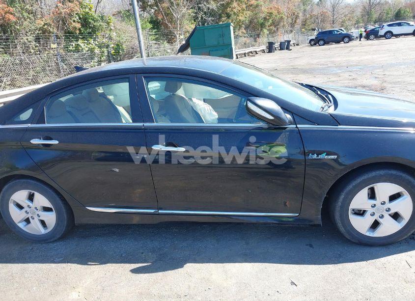 Photo 13 of 2011 Hyundai Sonata HYBRID (VIN KMHEC4A41BA004430)
