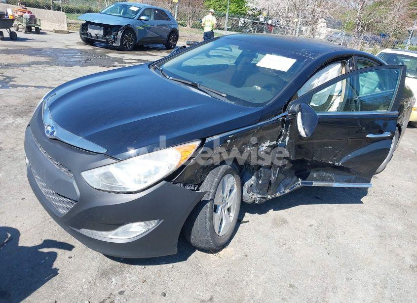 Photo 2 of 2011 Hyundai Sonata HYBRID (VIN KMHEC4A41BA004430)