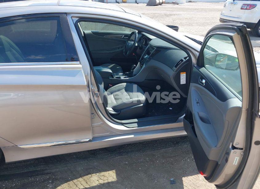 Photo 5 of 2012 Hyundai Sonata HYBRID (VIN KMHEC4A41CA059932)