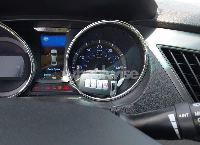 Photo 11 of 2015 Hyundai Sonata HYBRID (VIN KMHEC4A41FA130440)