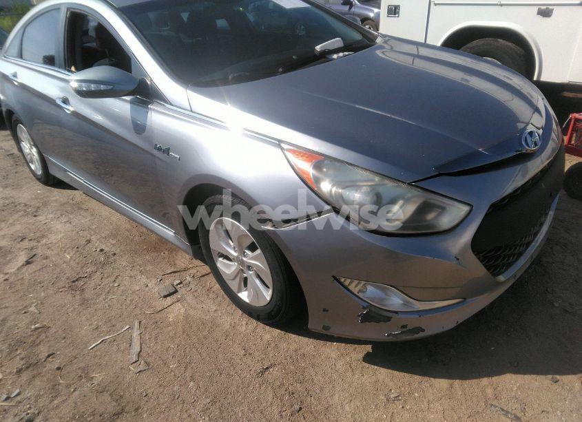 Photo 6 of 2015 Hyundai Sonata HYBRID (VIN KMHEC4A41FA137646)