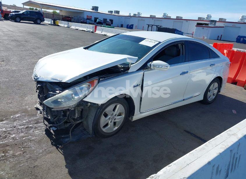 Photo 2 of 2012 Hyundai Sonata HYBRID (VIN KMHEC4A42CA029662)