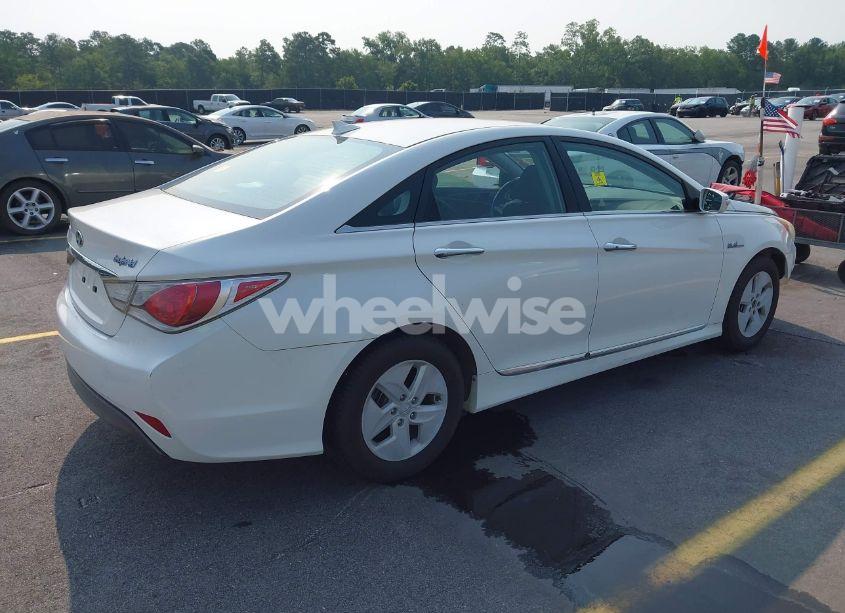 Photo 4 of 2012 Hyundai Sonata HYBRID (VIN KMHEC4A42CA037678)