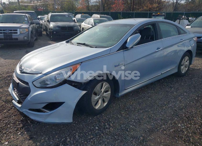 Photo 2 of 2013 Hyundai Sonata HYBRID (VIN KMHEC4A42DA065031)