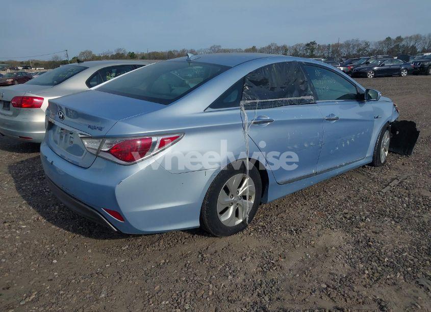 Photo 4 of 2013 Hyundai Sonata HYBRID (VIN KMHEC4A42DA065031)