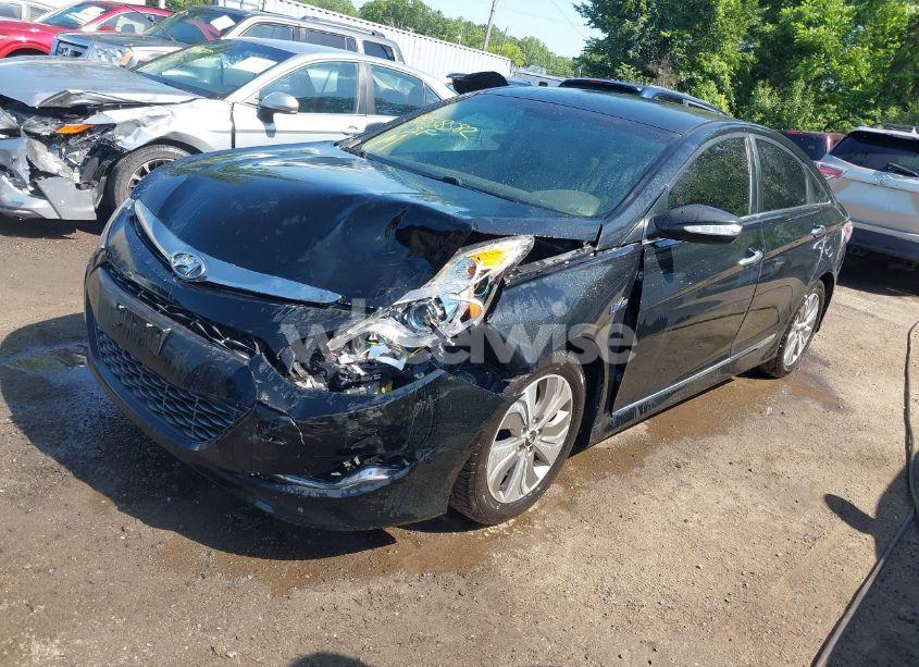 Photo 2 of 2013 Hyundai Sonata HYBRID LIMITED (VIN KMHEC4A42DA072884)