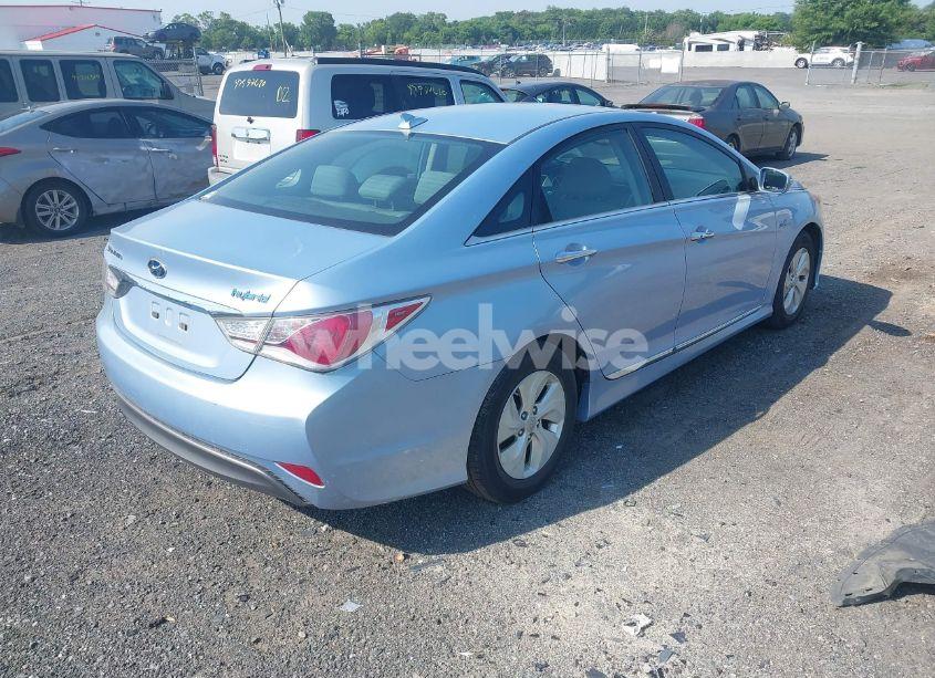 Photo 4 of 2013 Hyundai Sonata HYBRID (VIN KMHEC4A42DA088096)