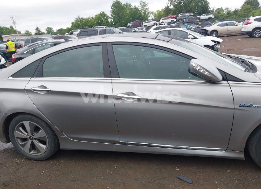 Photo 13 of 2012 Hyundai Sonata HYBRID (VIN KMHEC4A43CA025040)