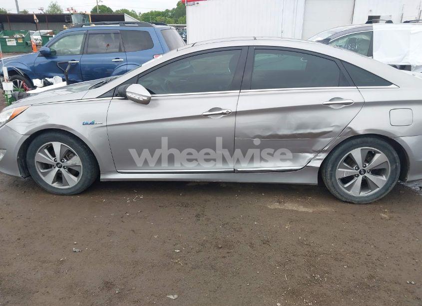 Photo 6 of 2012 Hyundai Sonata HYBRID (VIN KMHEC4A43CA025040)