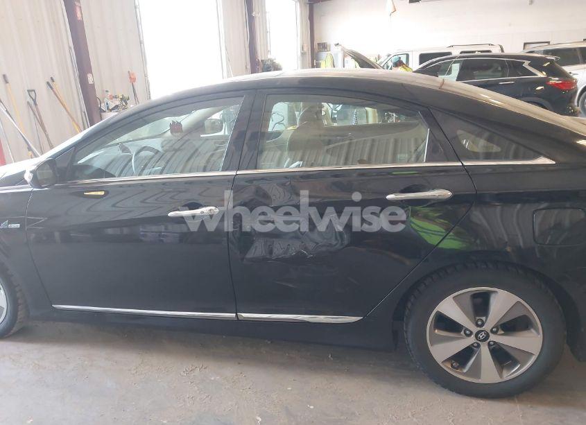 Photo 15 of 2012 Hyundai Sonata HYBRID (VIN KMHEC4A43CA043344)