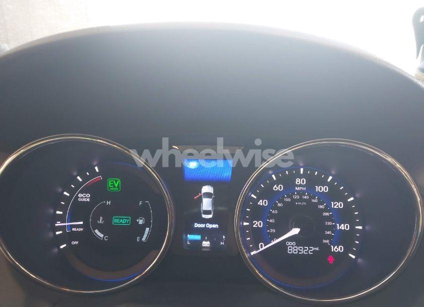 Photo 7 of 2012 Hyundai Sonata HYBRID (VIN KMHEC4A43CA043344)