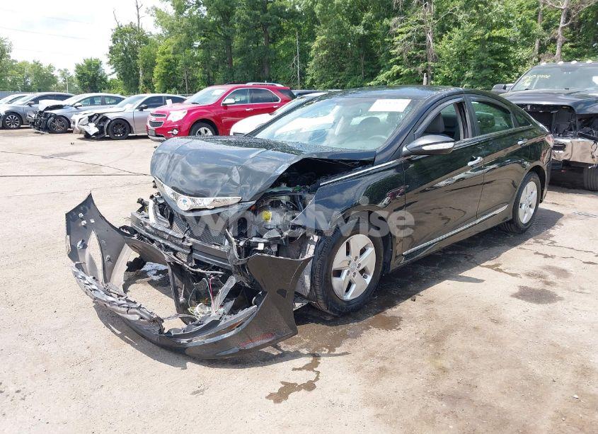 Photo 2 of 2012 Hyundai Sonata HYBRID (VIN KMHEC4A43CA047930)